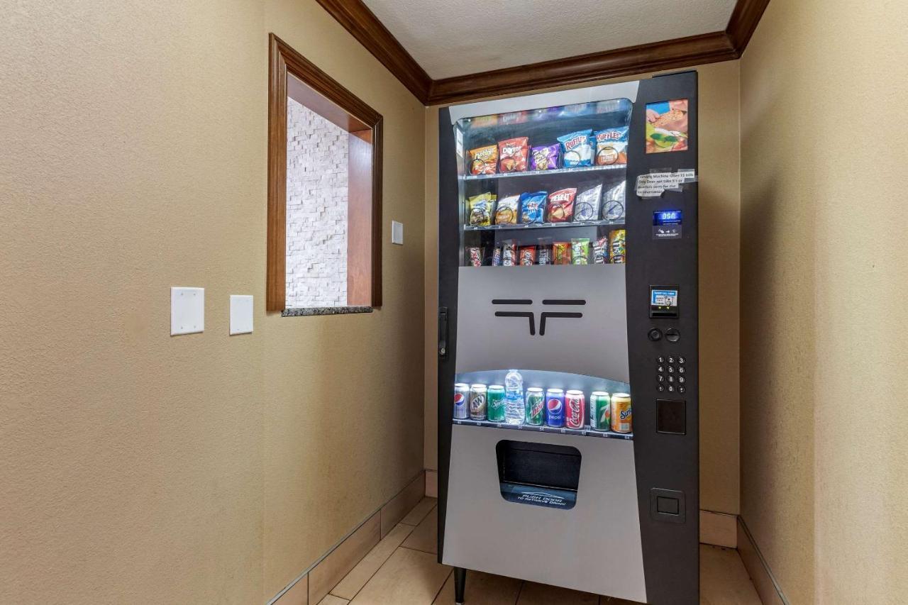 锡达拉皮兹北科林斯路凯富套房酒店 外观 照片